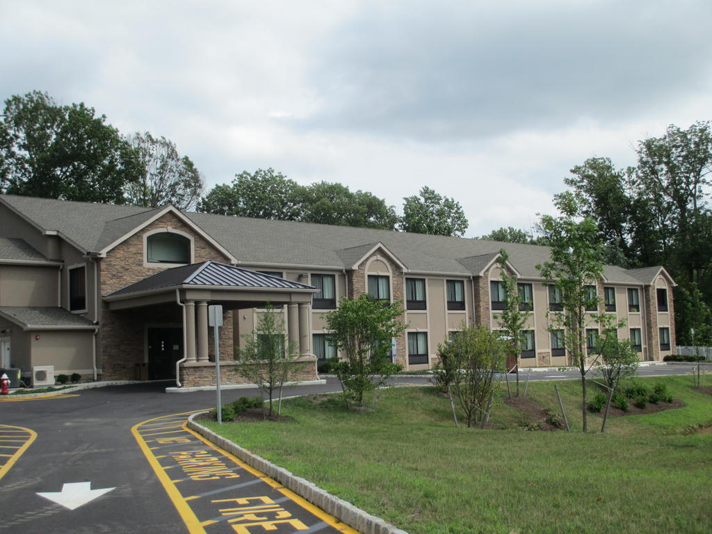 Red Carpet Inn And Suites Monmouth Junction Exterior foto