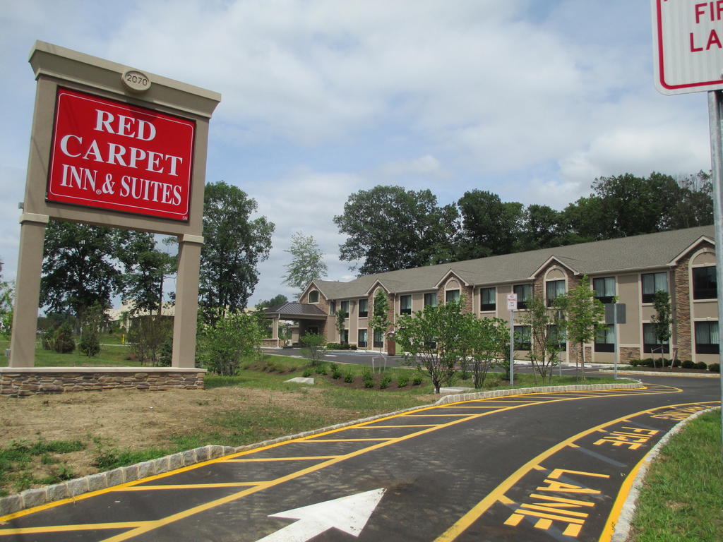 Red Carpet Inn And Suites Monmouth Junction Exterior foto