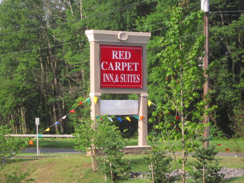 Red Carpet Inn And Suites Monmouth Junction Exterior foto